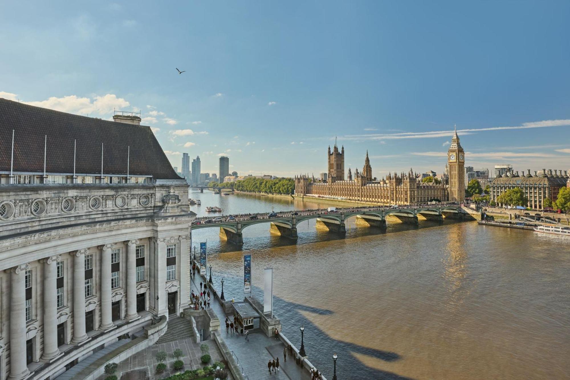 London Marriott Hotel County Hall Exterior photo