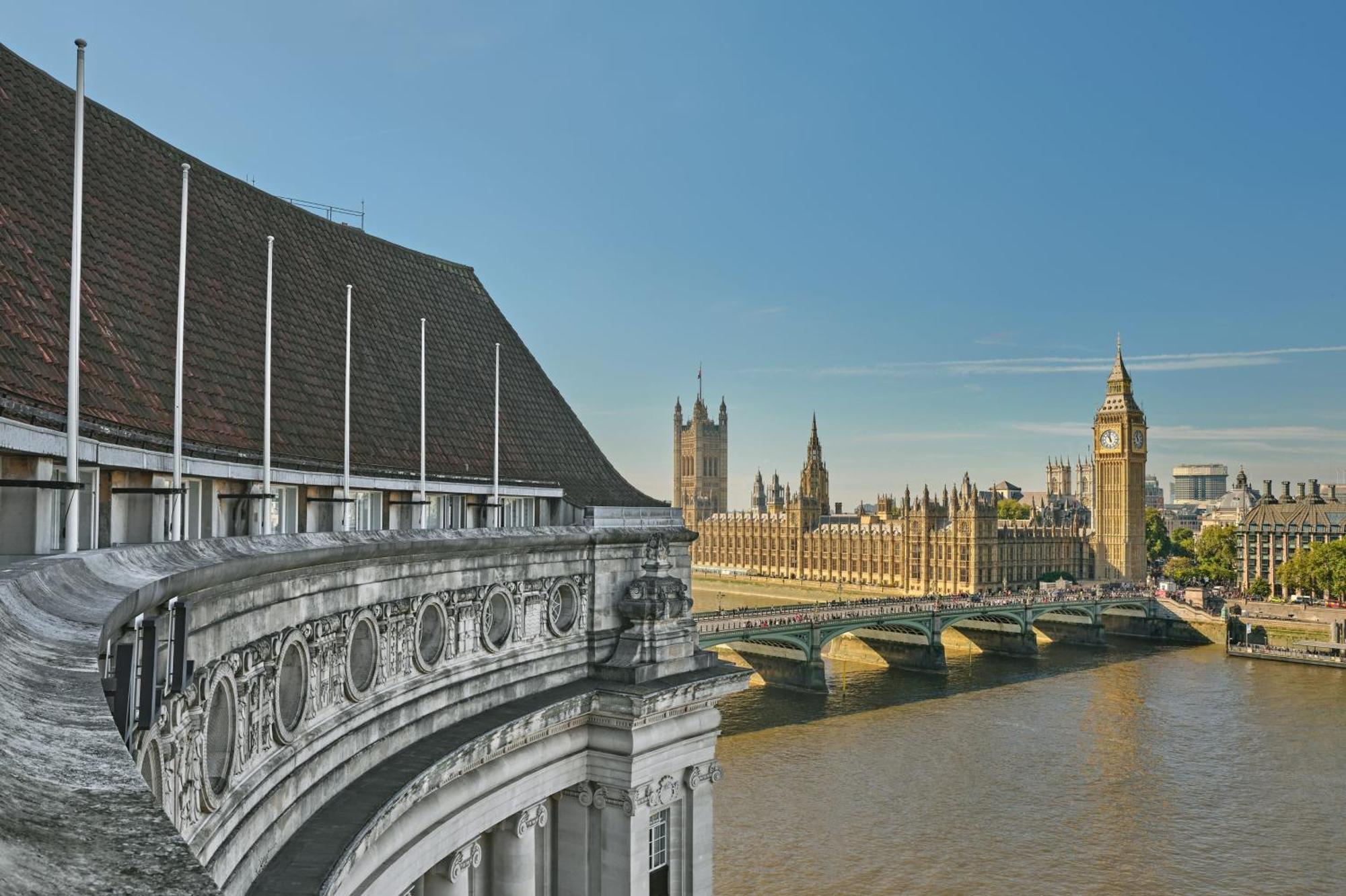 London Marriott Hotel County Hall Exterior photo