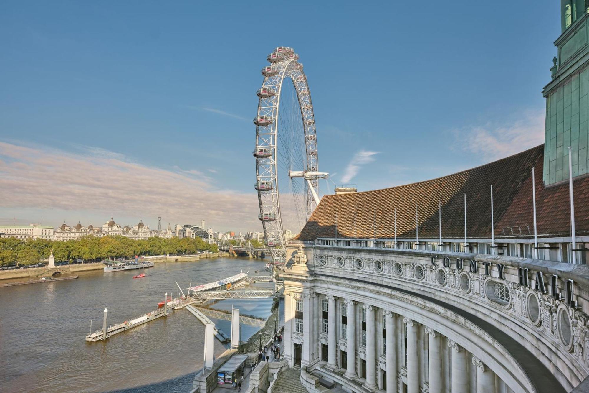 London Marriott Hotel County Hall Exterior photo