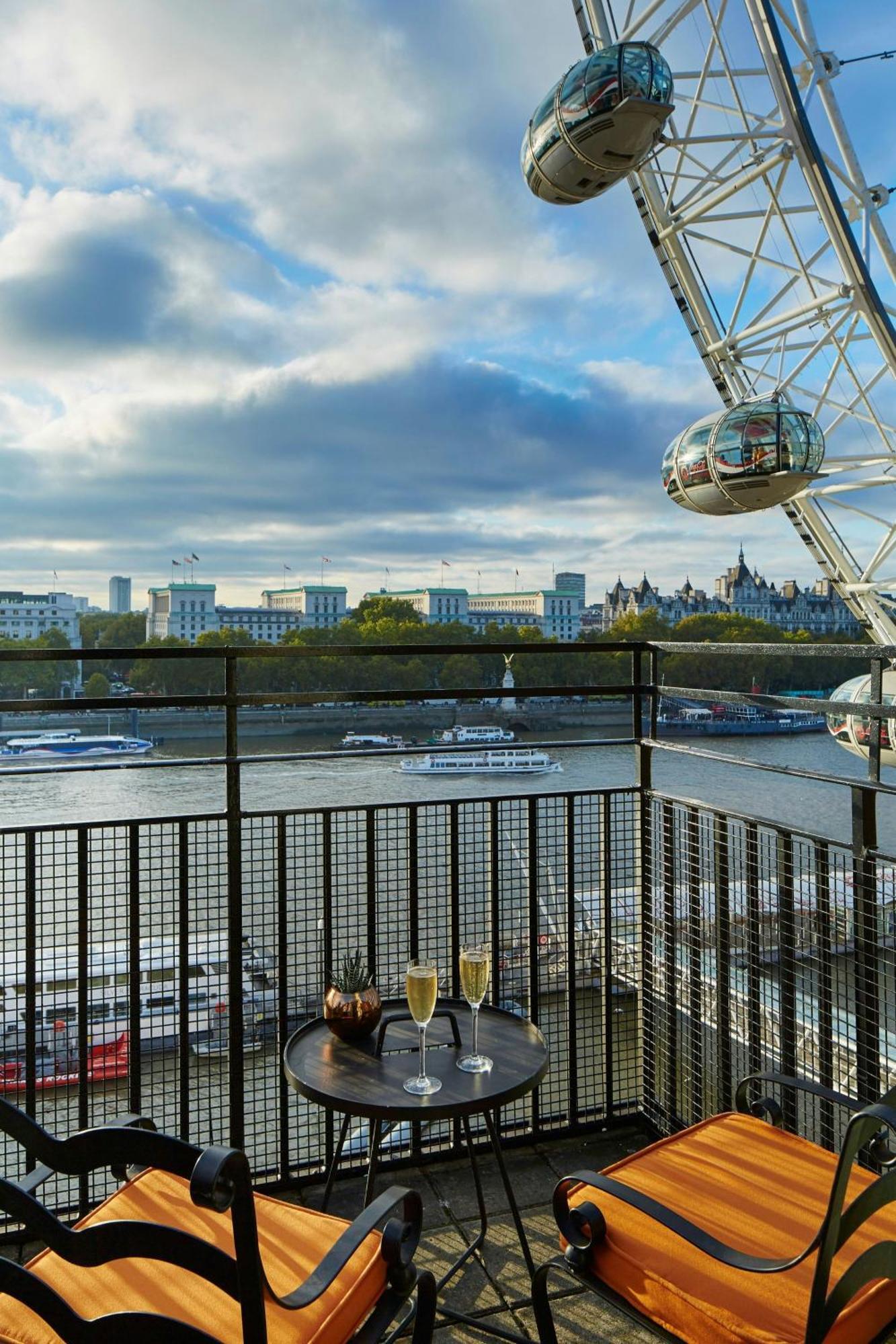 London Marriott Hotel County Hall Exterior photo